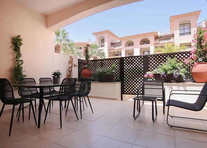 Queens Garden By Staycom