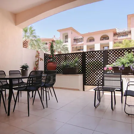 Queens Garden By Staycom