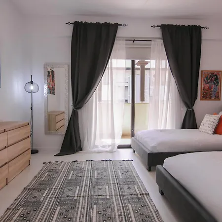 Queens Garden By Staycom Apartament *