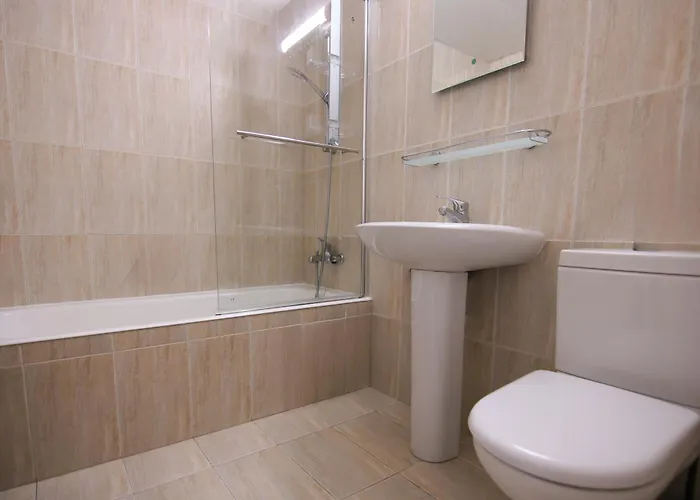 Queens Garden By Staycom Apartament