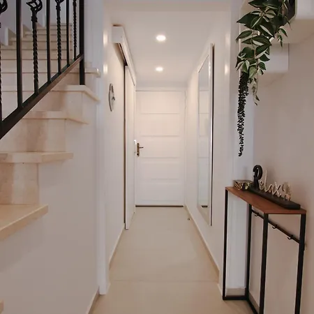 Апартаменты Queens Garden By Staycom Пафос